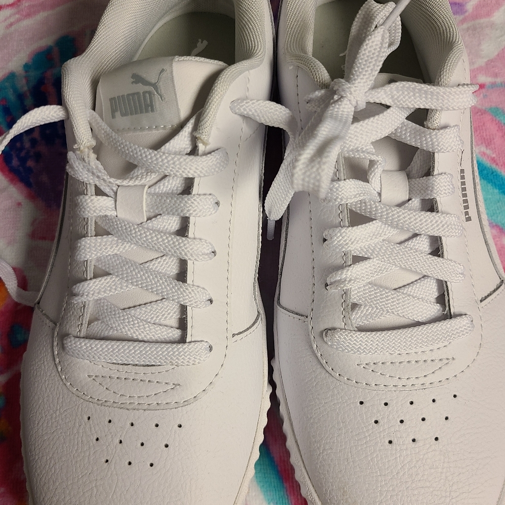 Woman's Puma size 10 shoes